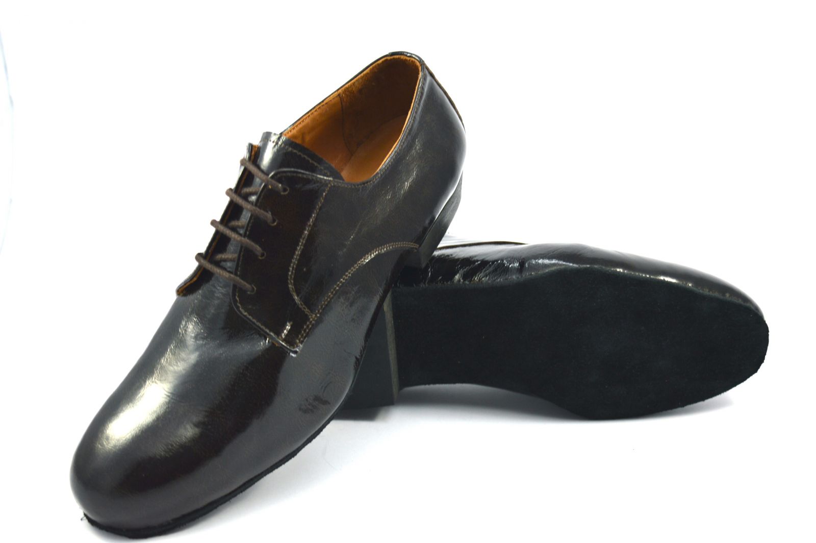 Men tango shoe in dark brown patent leather