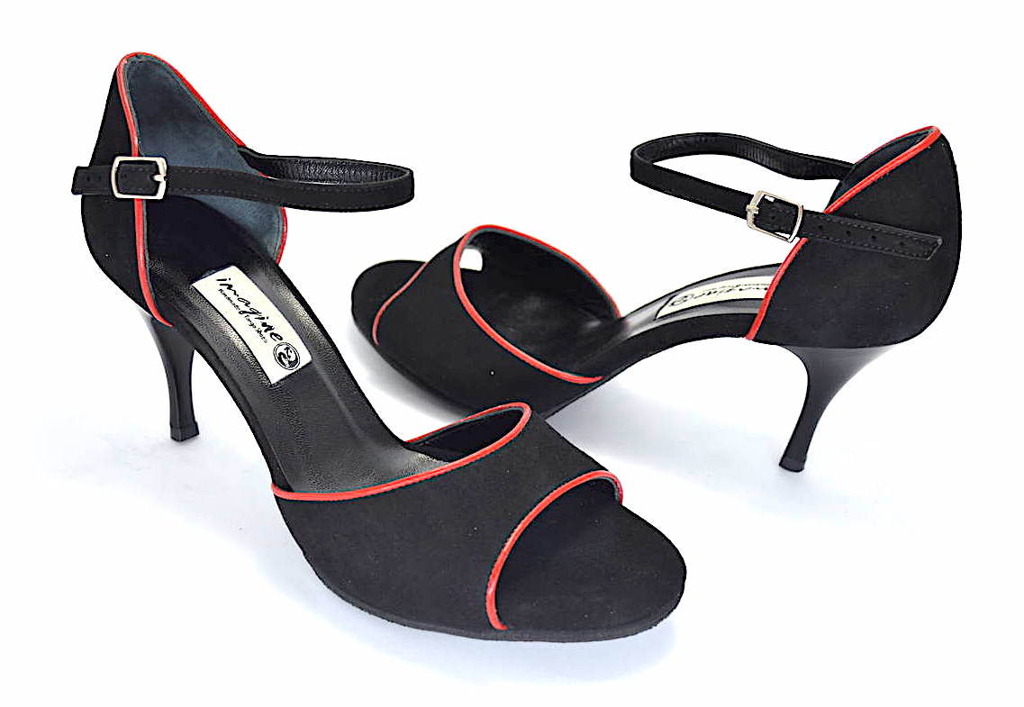 Γυναικείο παπούτσι open toe από μαύρο σουέτ και κόκκινο δερμάτινο ρέλι