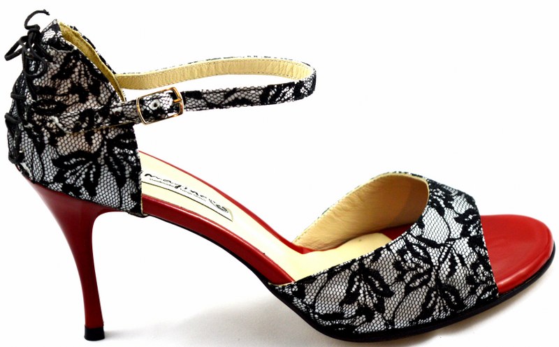 Γυναικείο παπούτσι tango open toe από μαύρη δαντέλα και κόκκινο λουστρίνι
