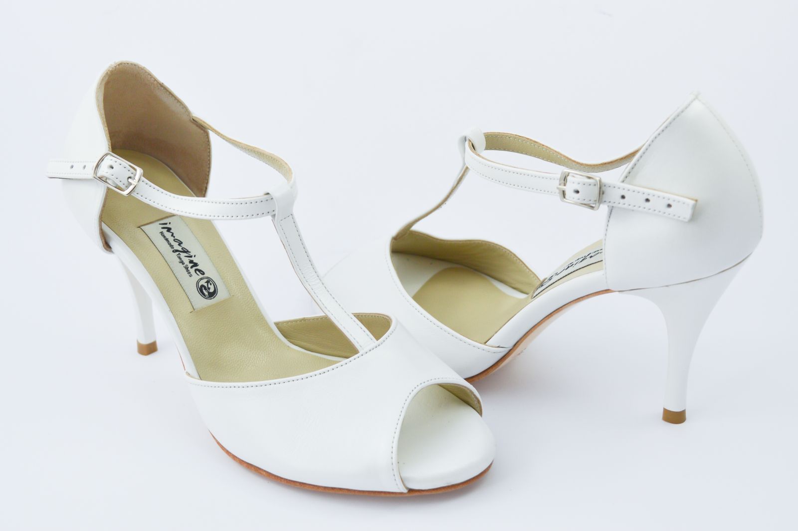 Gorgeous bridal shoes with 
