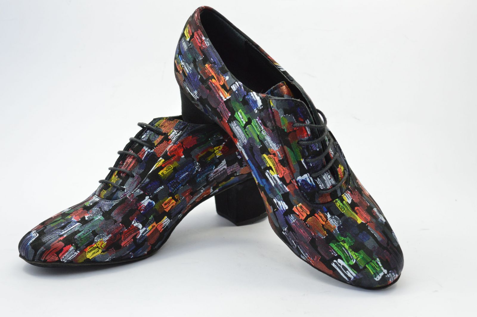 Women's argentine tango shoes, oxford style, in very soft black leather and multi-colour prints.