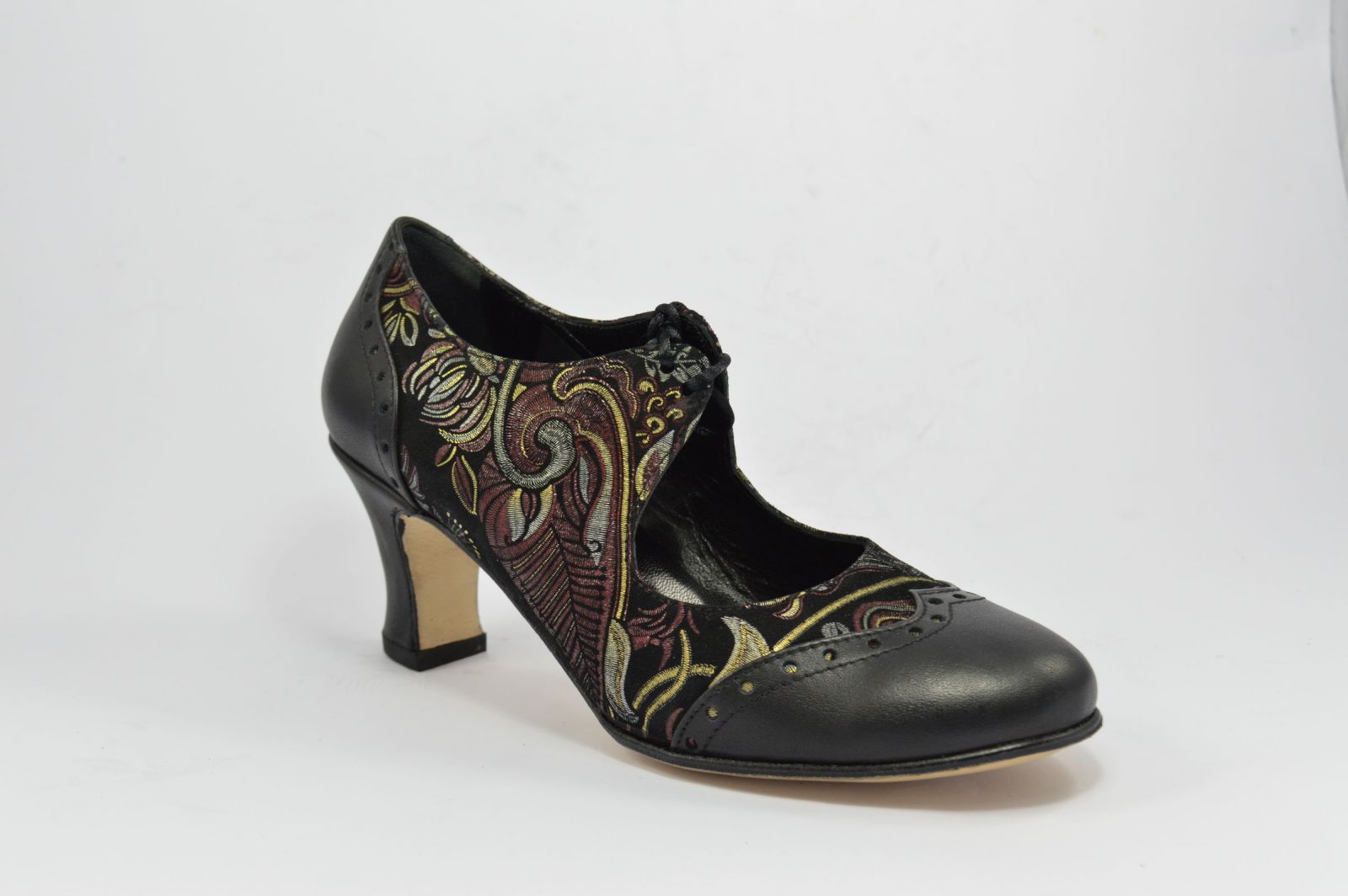 Women dance shoes, oxford style, by soft black suede leather with paisley prints and black leather.