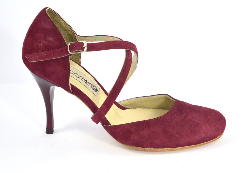 Women's Argentine Tango Dance Shoes, closed toes model, with burgundy suede leather