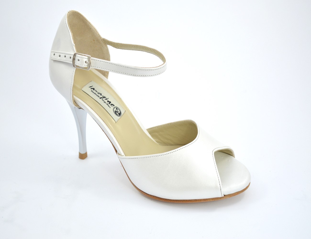 Νυφικό παπούτσι peep toe από ιδιαίτερο λευκό δέρμα πέρλα
