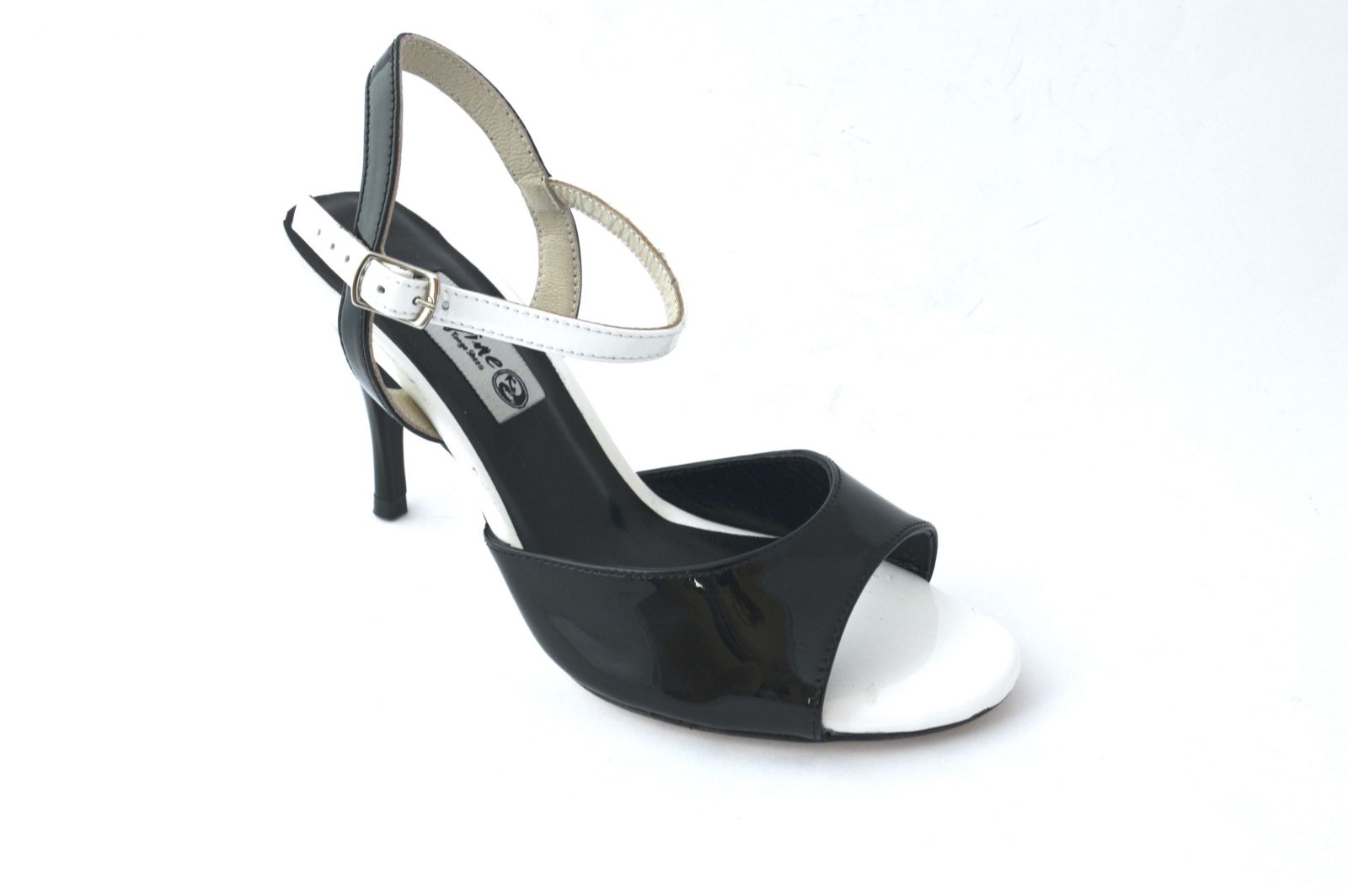 Women tango shoe, slingback, in black and white patent leather