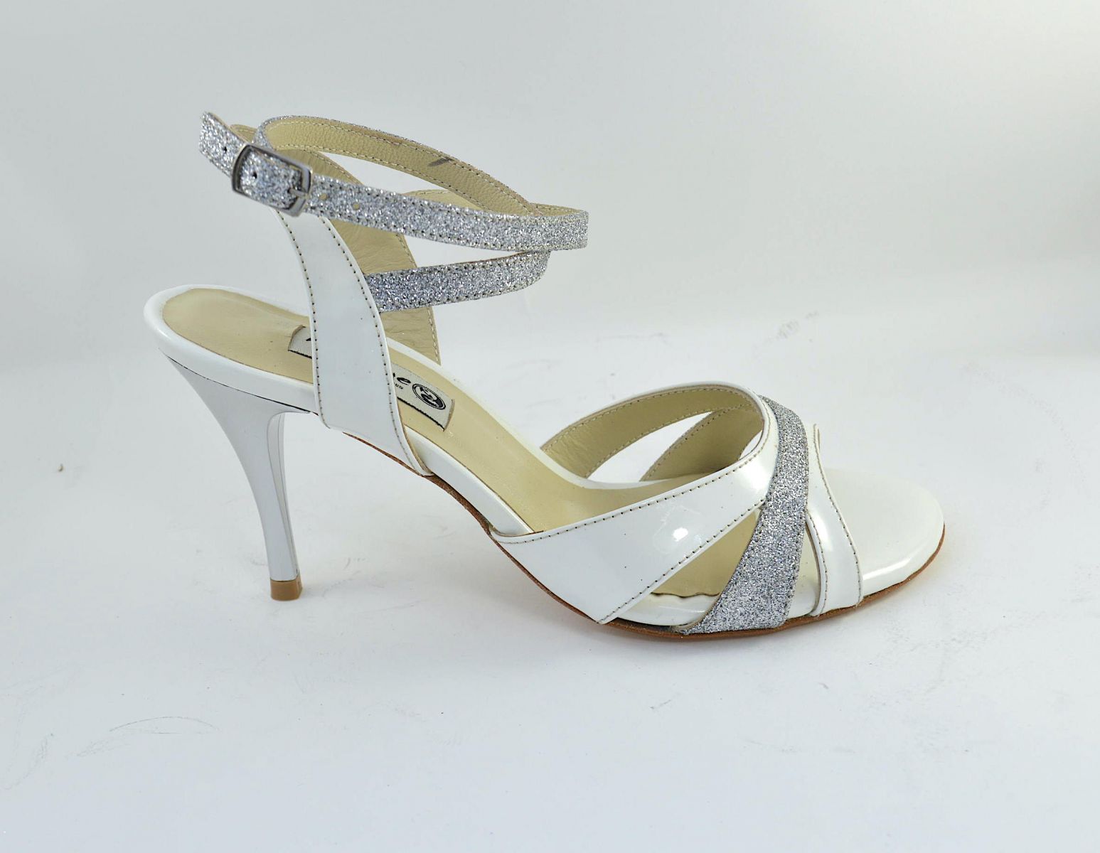 Women argentine tango shoes, in white patent leather and silver glitter leather